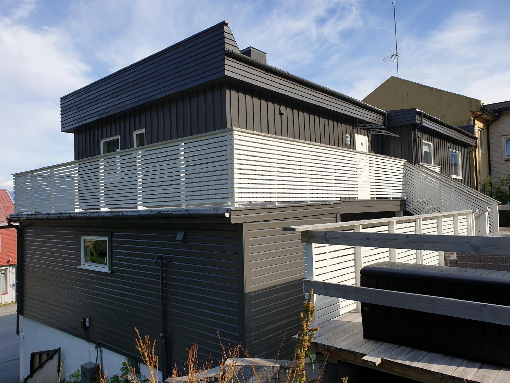 Lyngen Apartments Lyngseidet Экстерьер фото