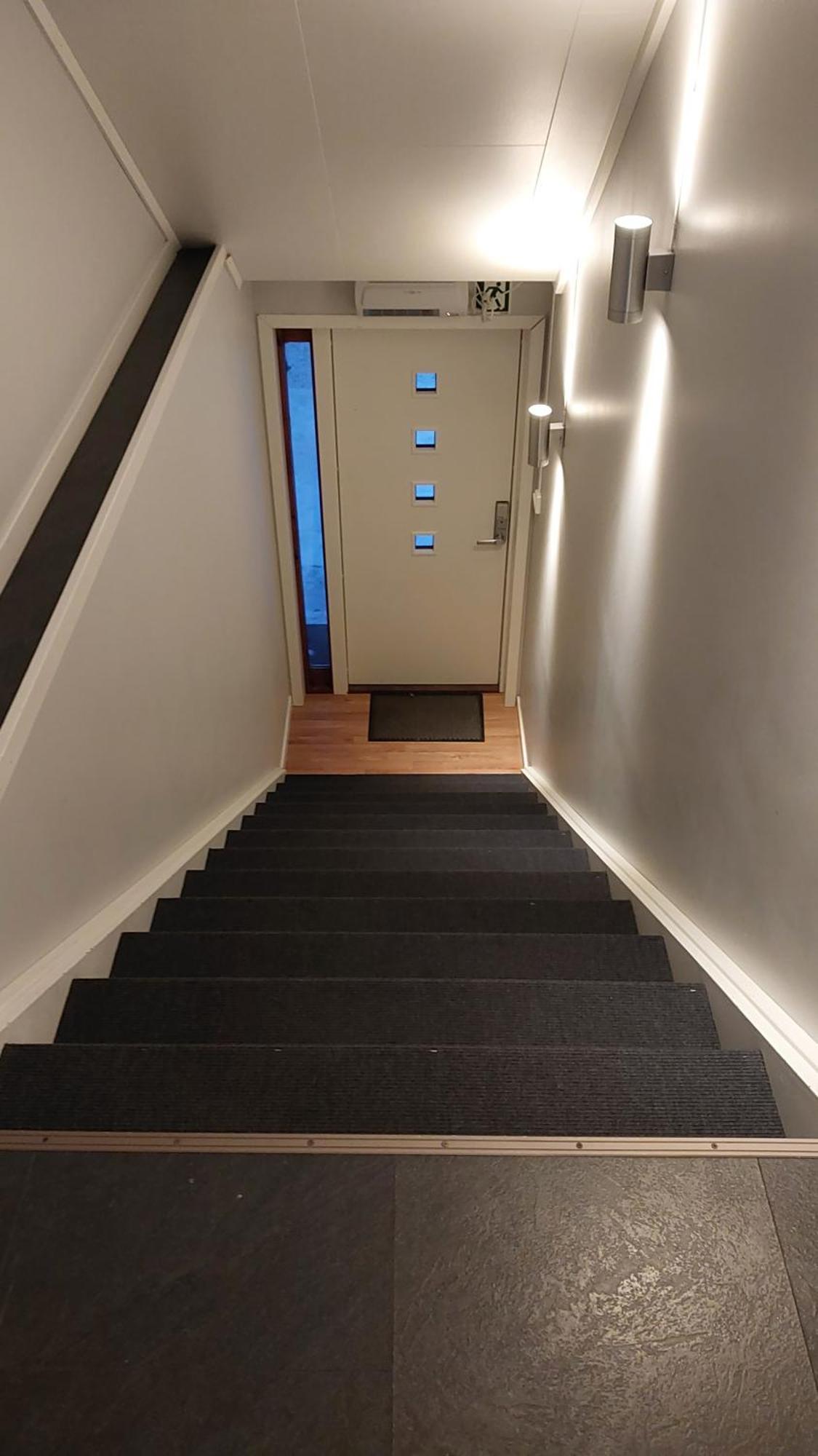 Lyngen Apartments Lyngseidet Экстерьер фото