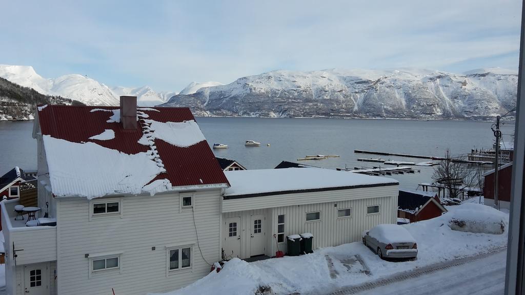Lyngen Apartments Lyngseidet Номер фото